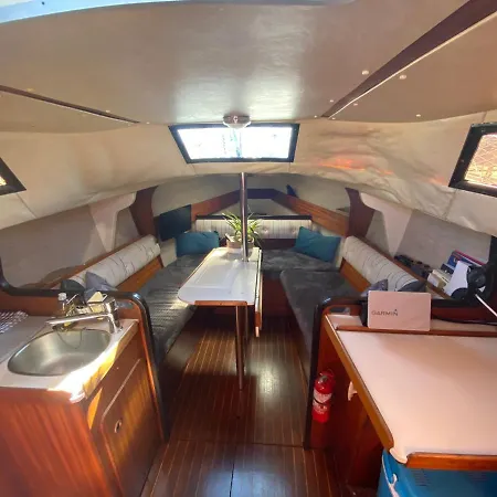 Mettre Les Voiles A * Deauville