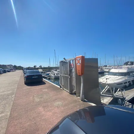 Mettre Les Voiles A * Deauville